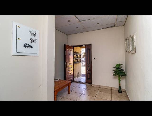 5 BEDROOM HOUSE FOR SALE IN POMONA